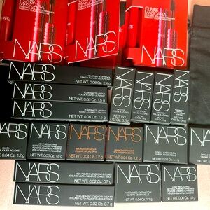 NARS- 25 piece makeup bundle- High-End Bundle - Wholesale NARS
